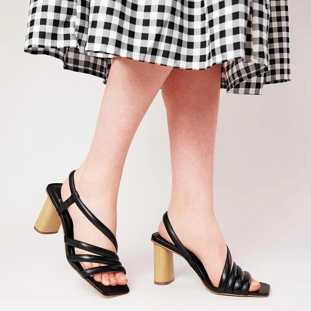 536002 Black Leather Heels
