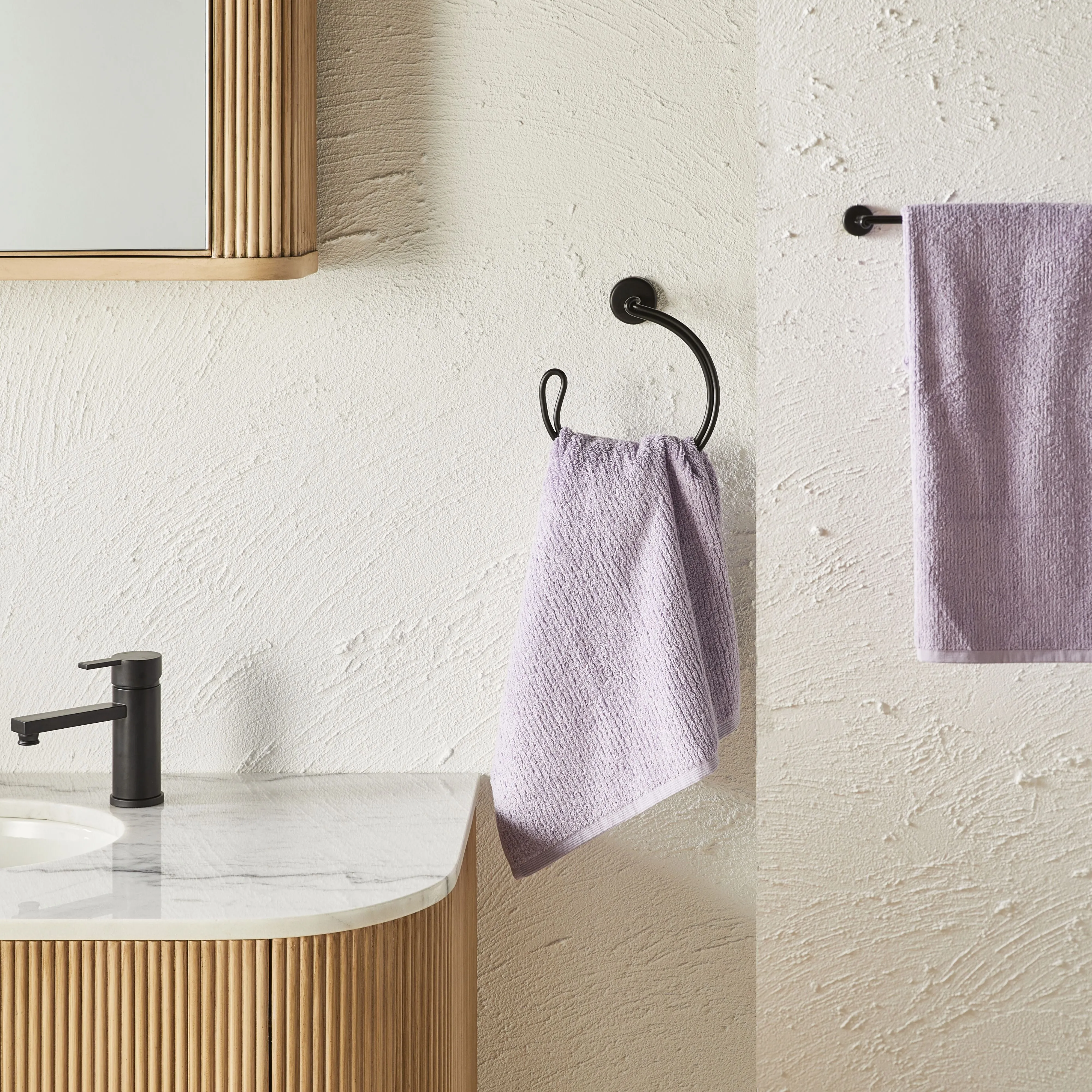 Amery Guest Towel Ring Matte Black