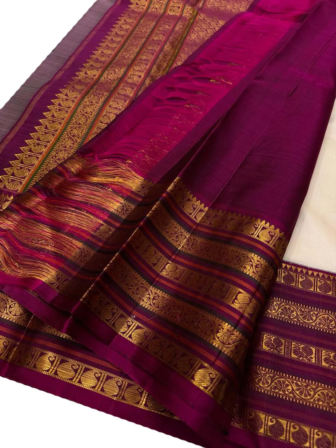 Elegant Off White Kanjeevaram Handloom Silk Saree