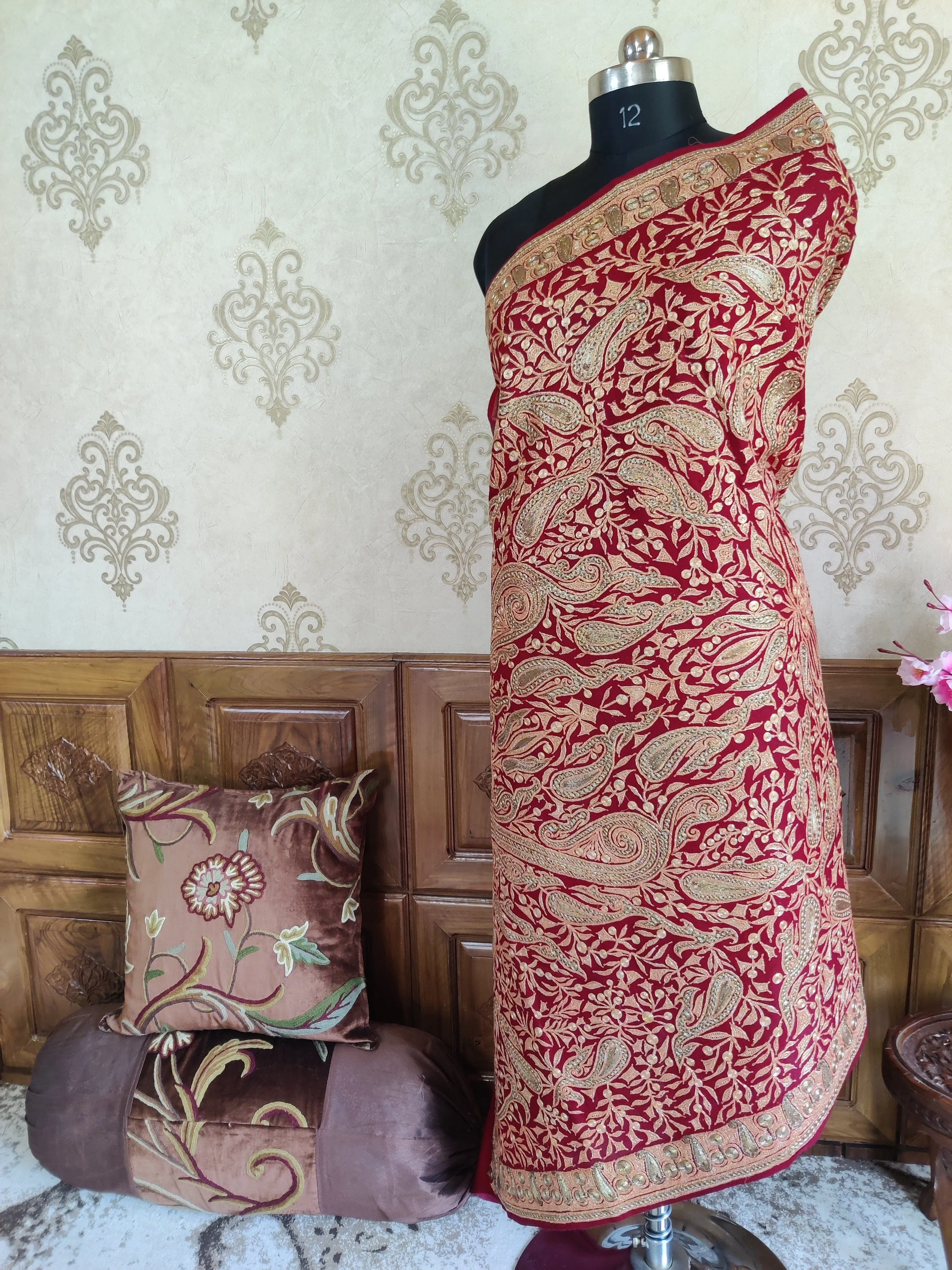 Elegant Paisley Tilla-Embroidered Kashmiri Shawl