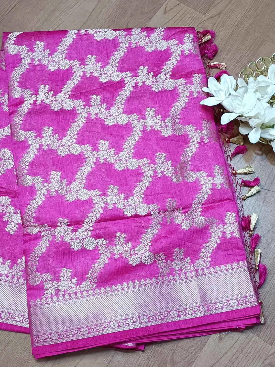 Exquisite Pink Banarasi Moonga Silk Saree
