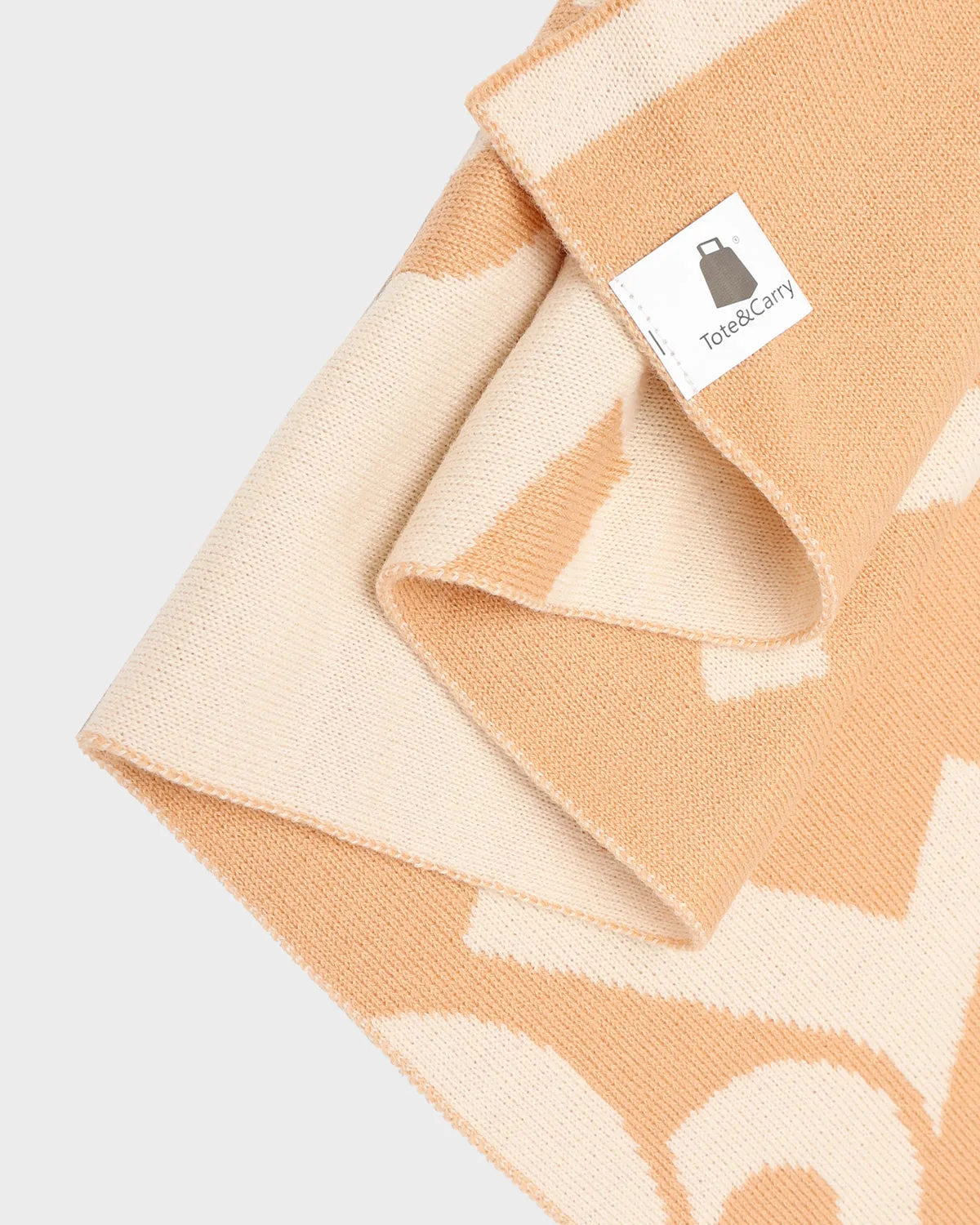 T&C Beanie Scarf Set in Cream